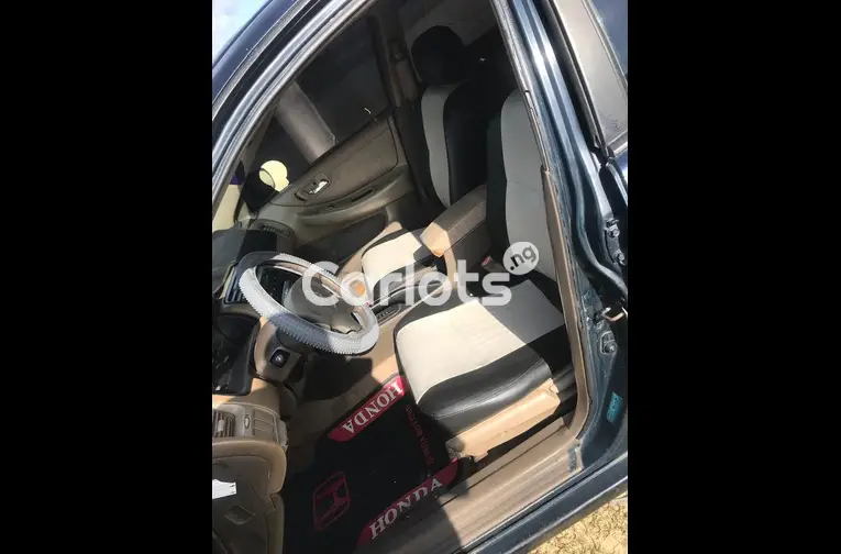 CLEAN REGISTERED 2001 HONDA ACCORD - 3/7