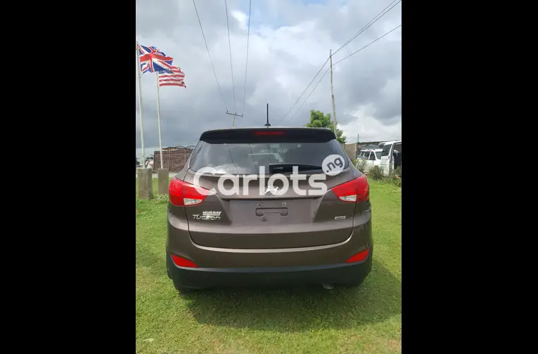 HYUNDAI TUCSON 2014 - 2/5