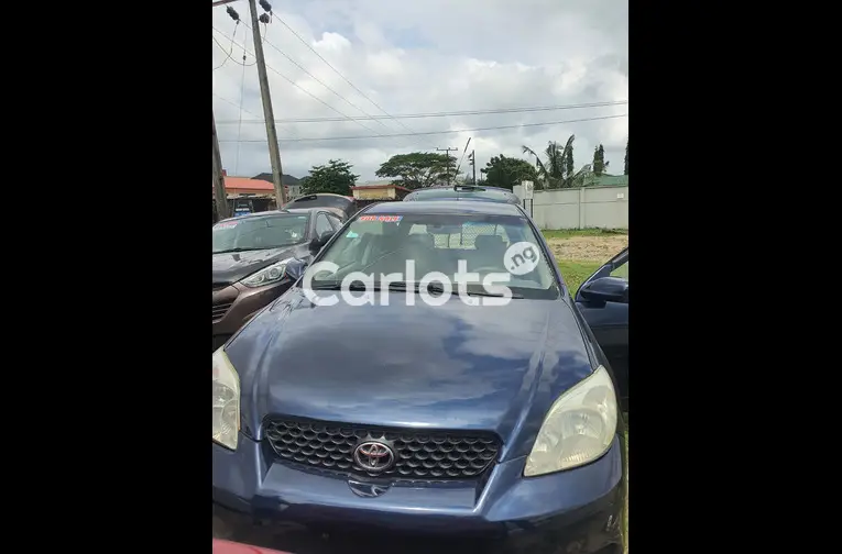 NEATLY USED TOYOTA MATRIX 2004 BLUE