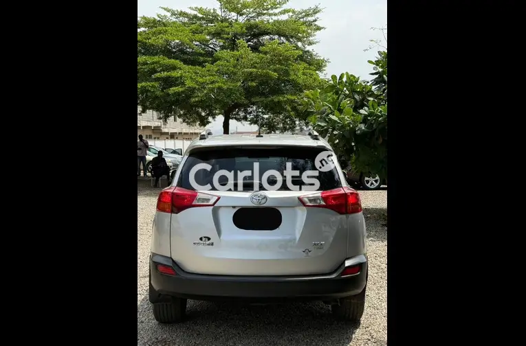 2014 TOYOTA RAV4 XLE - 4/6