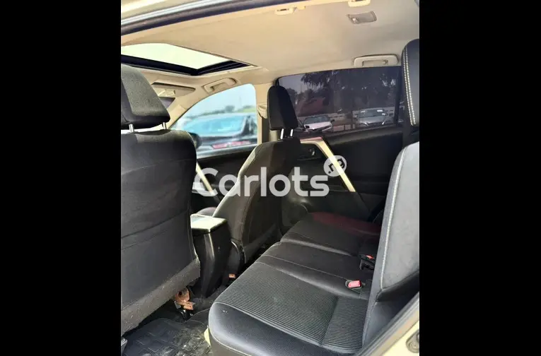 2014 TOYOTA RAV4 XLE - 6/6