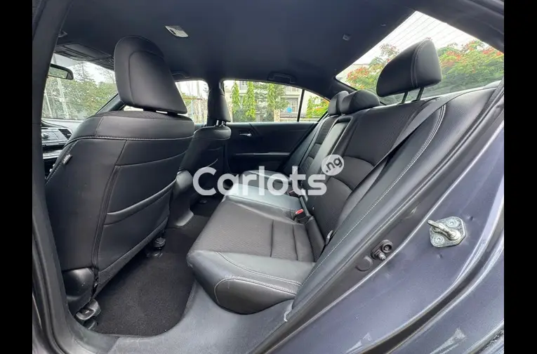 2017 HONDA ACCORD SPORT - 4/7