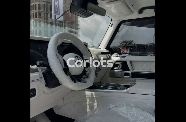 BRAND NEW 2025 MERCEDES BENZ BRABUS 800 - 3/7