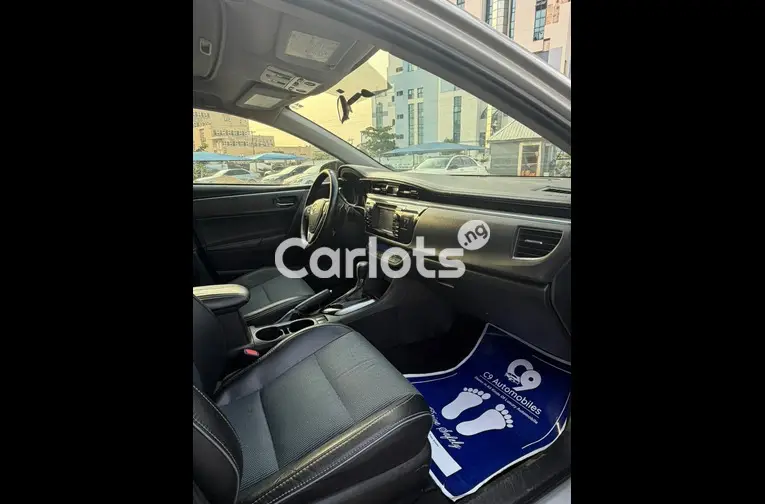Nigerian used 2015 Toyota Corolla S keyless - 2/7