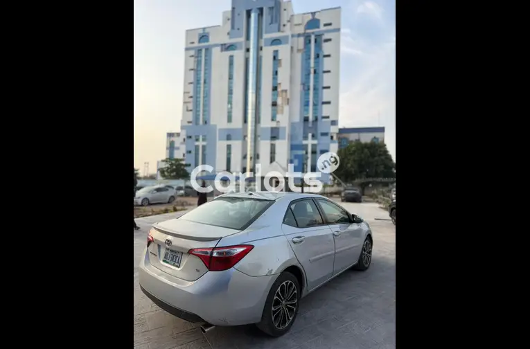 Nigerian used 2015 Toyota Corolla S keyless - 3/7