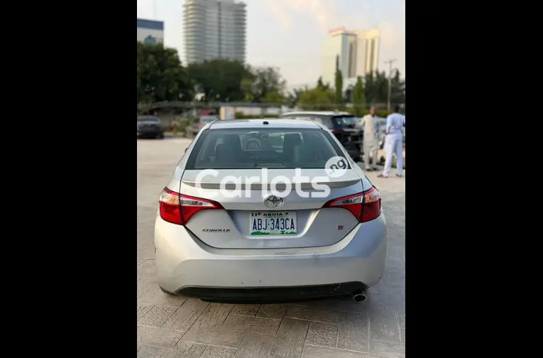 Nigerian used 2015 Toyota Corolla S keyless - 6/7
