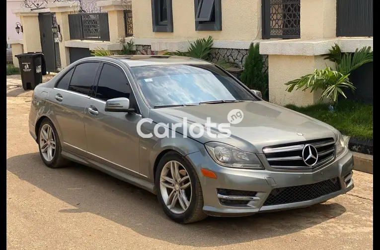 2013 MERCEDES BENZ C300 - 2/6