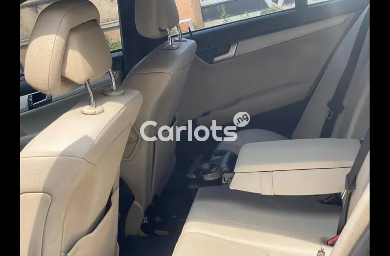 2013 MERCEDES BENZ C300 - 4/6