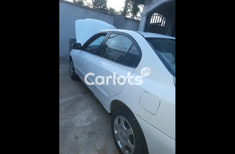 2006 Hyundai Elantra - 3/6