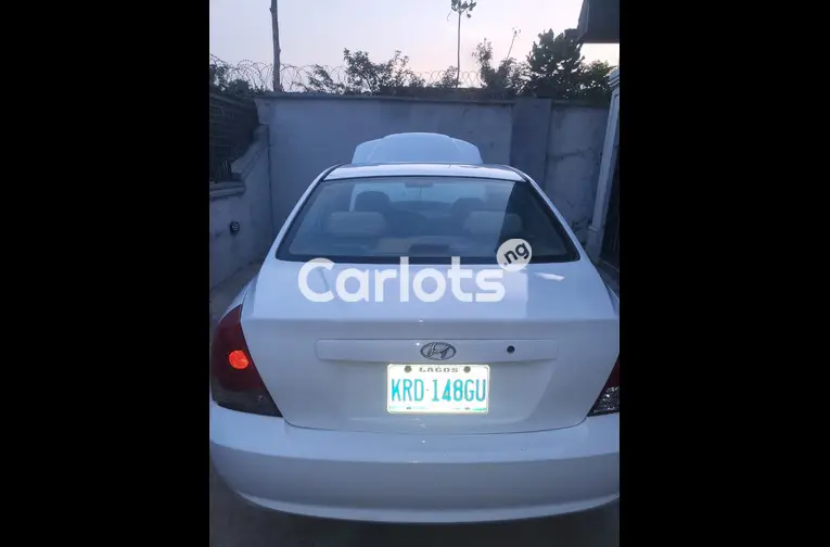 2006 Hyundai Elantra - 4/6