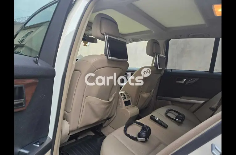 FIRST BODY FOREIGN USE MERCEDES BENZ GLK - 2011 MODEL - 2/6