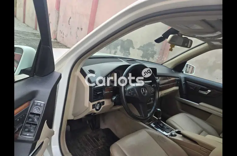 FIRST BODY FOREIGN USE MERCEDES BENZ GLK - 2011 MODEL - 3/6