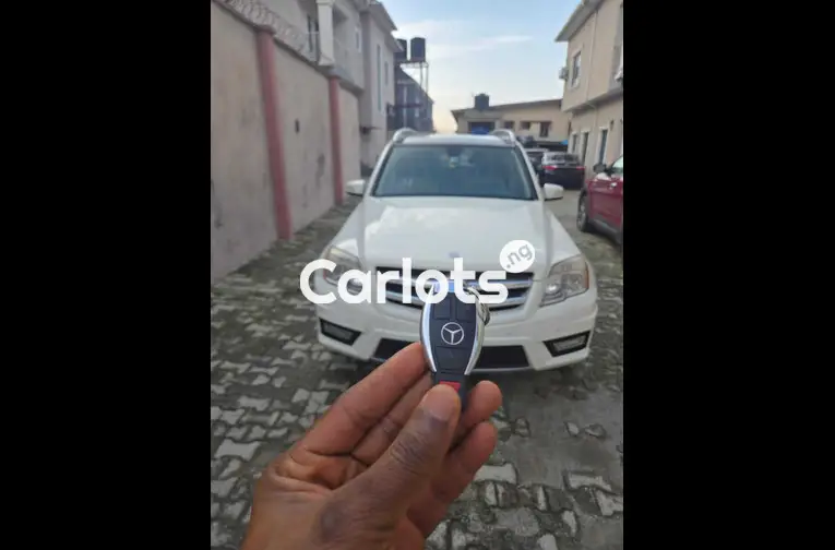 FIRST BODY FOREIGN USE MERCEDES BENZ GLK - 2011 MODEL - 1/6