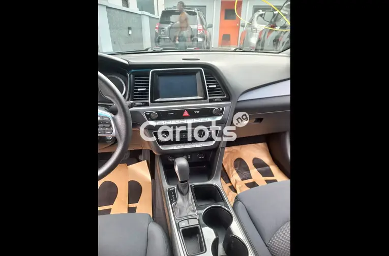 NEW ARRIVAL FOREIGN USED 2018 HYUNDAI SONATA SE - 2/7