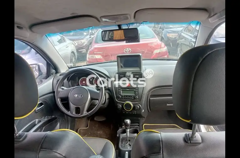 Foreign used 2010 Kia Picanto - 2/5