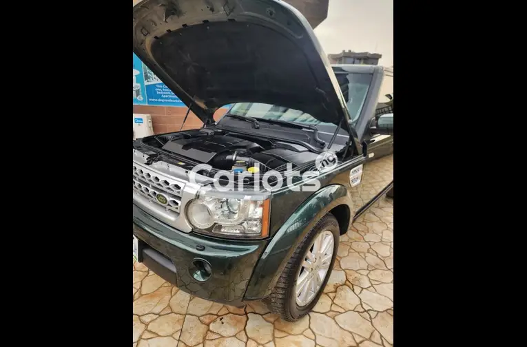 REGISTERED 2012 LAND ROVER LR4 - 6/7