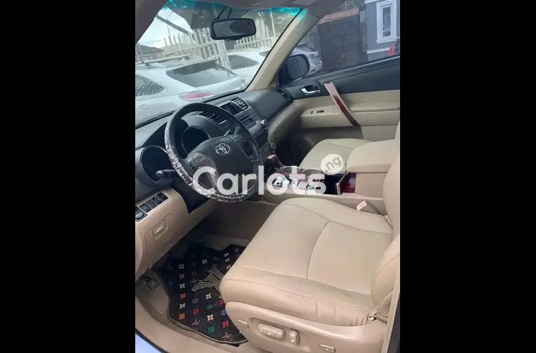 REGISTERED 2008 TOYOTA HIGHLANDER LIMITED EDITION - 4/6