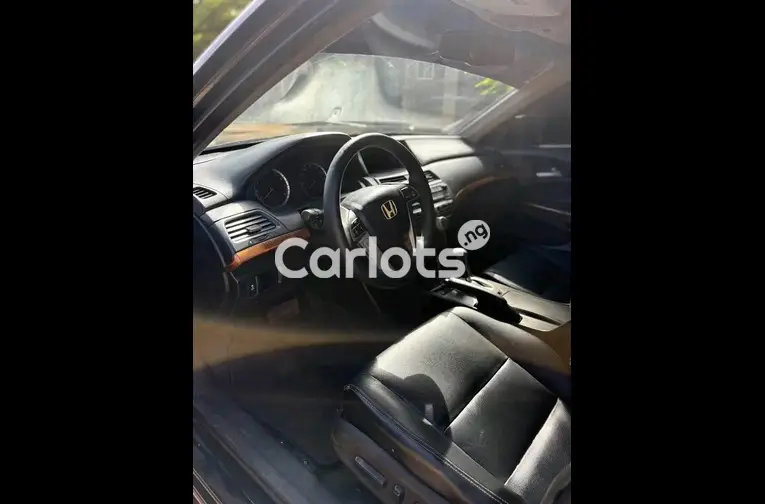 REGISTERED 2011 HONDA ACCORD LX - 3/7