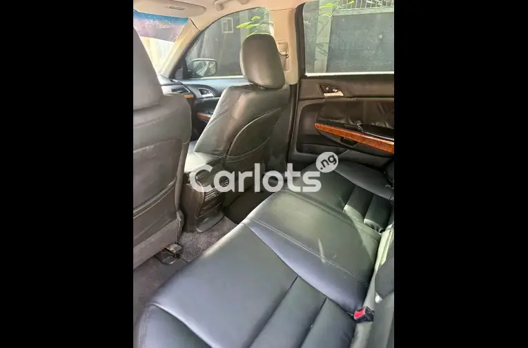 REGISTERED 2011 HONDA ACCORD LX - 4/7