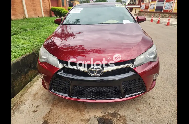 NEW ARRIVAL FOREIGN USED 2017 TOYOTA CAMRY SE - 1/7