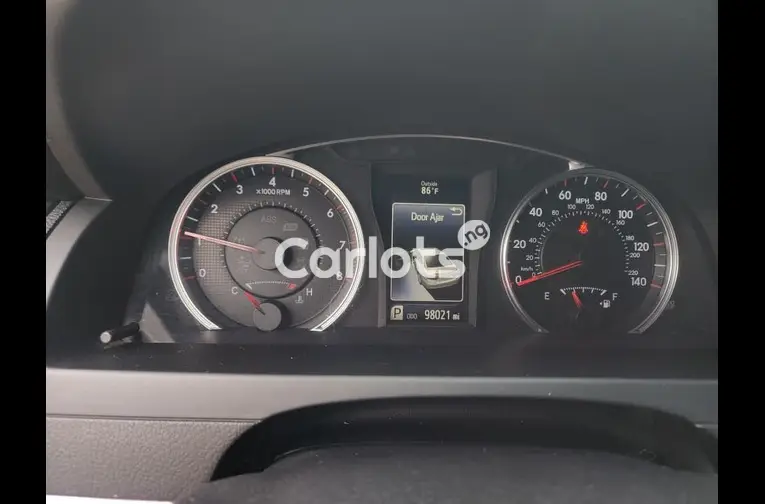 NEW ARRIVAL FOREIGN USED 2017 TOYOTA CAMRY SE - 2/7