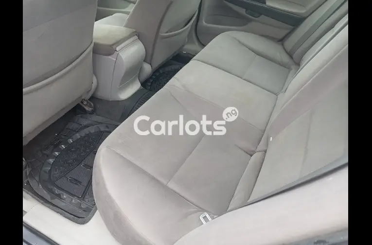 Clean 2012 Honda Accord - 6/7