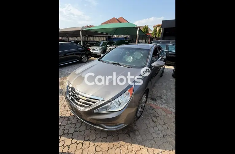 Clean 2012 Hyundai Sonata