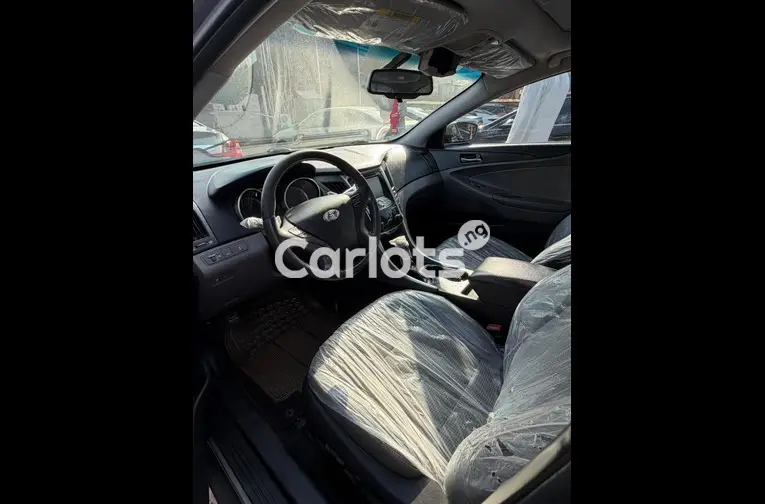 Clean 2012 Hyundai Sonata - 4/6