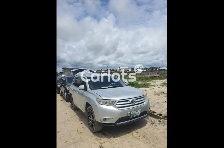 Registered Toyota Highlander Limited 2008 upgraded to 2013