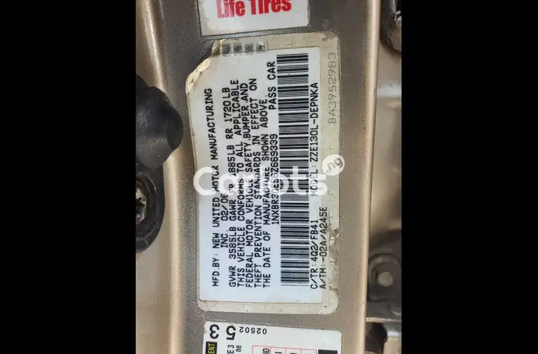 Clean 2006 Toyota Corolla LE - 3/7