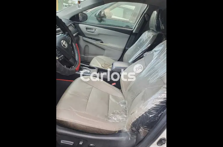 Registered 2015 Toyota Camry SE (white) - 6/7