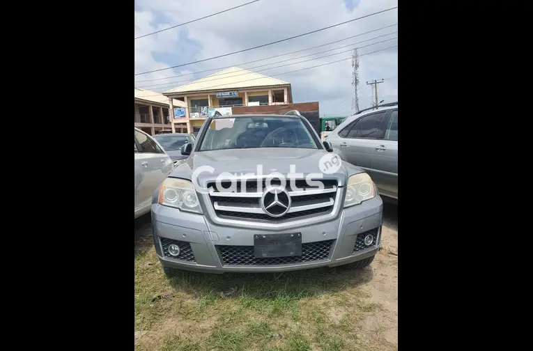 2010 Mercedes Benz GLK 350 (gray) - 1/7