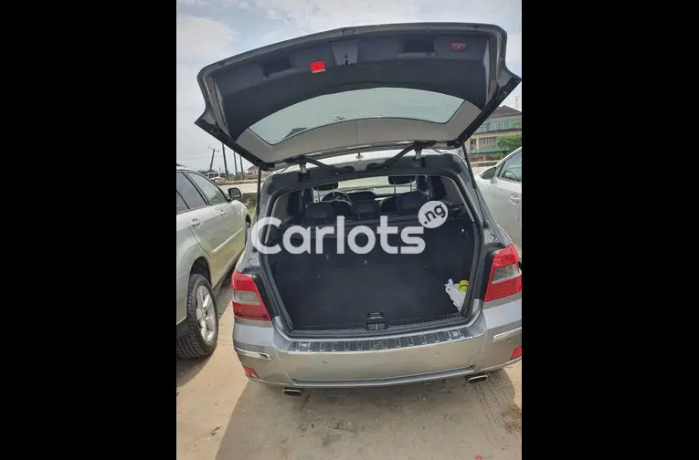 2010 Mercedes Benz GLK 350 (gray) - 6/7