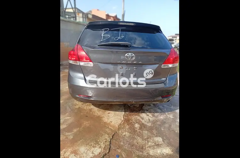 Used 2012 Toyota Venza - 2/6