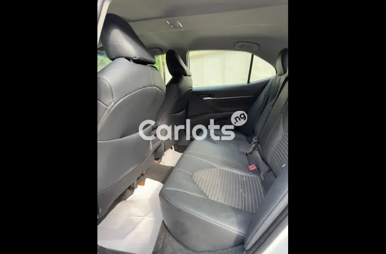 Foreign Used 2019 Toyota Camry SE - 5/7