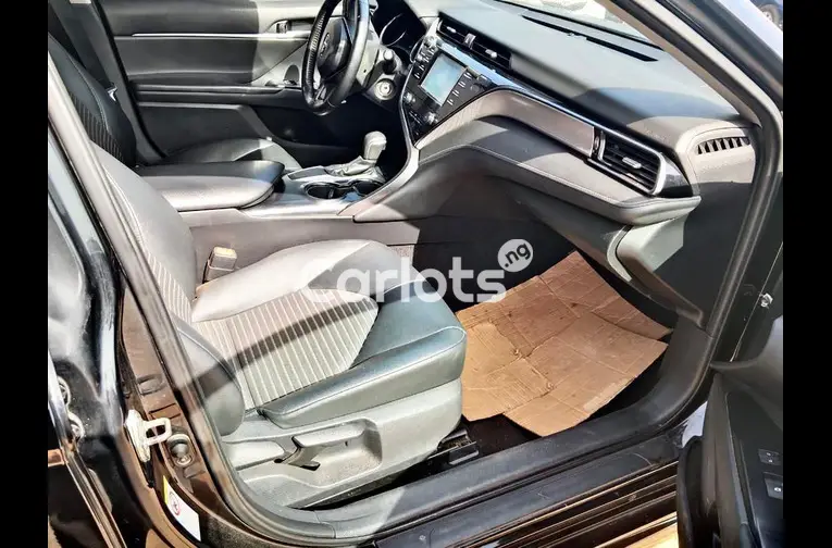 FOREIGN USED 2019 TOYOTA CAMRY SE - 4/7