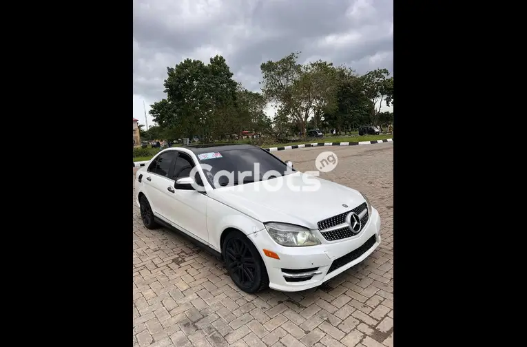 2008 MERCEDES BENZ C300 - 2/6