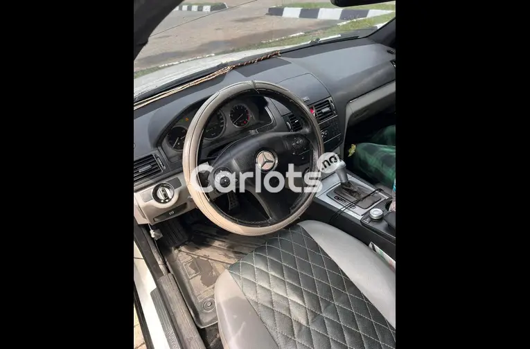 2008 MERCEDES BENZ C300 - 3/6