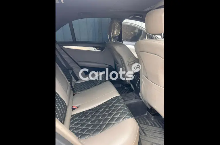 2008 MERCEDES BENZ C300 - 4/6