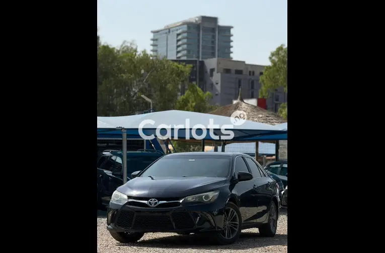 2015 TOYOTA CAMRY S E - 1/7