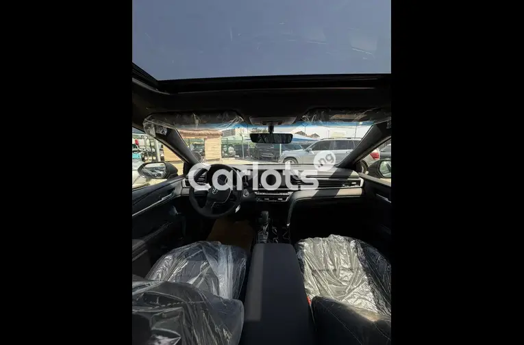 2025 TOYOTA CAMRY - 5/6