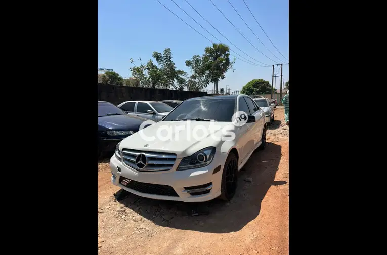 2012 MERCEDES BENZ C300 - 1/7