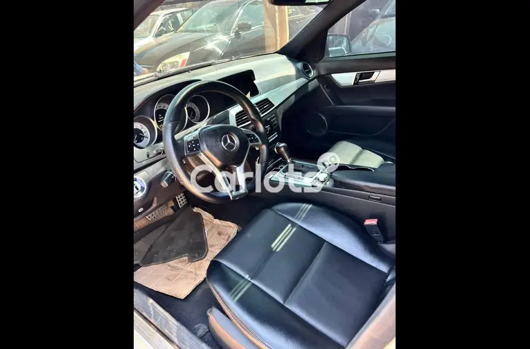 2012 MERCEDES BENZ C300 - 3/7