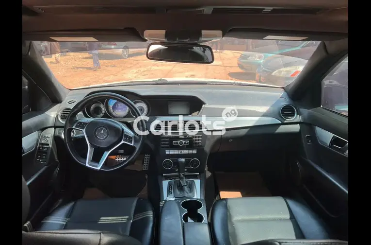 2012 MERCEDES BENZ C300 - 4/7
