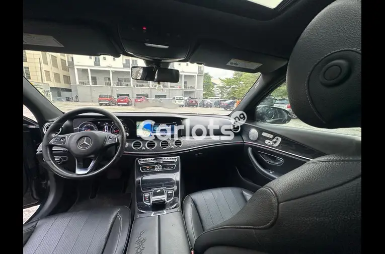 2017 MERCEDES BENZ E300 4MATIC - 3/6