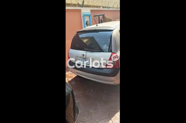 2004 Renault Clio II - 4/6