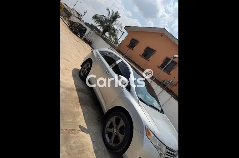 Awoof Toyota venza 2010 model - 2/7