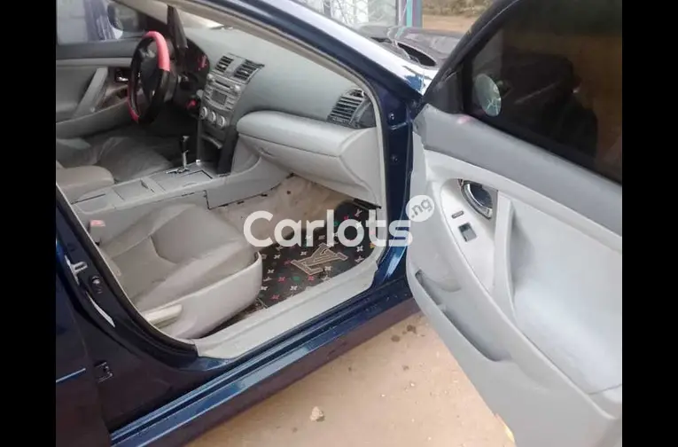 Used Toyota Sienna 2009 - 4/6