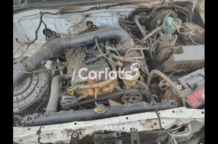 Registered 2014 Toyota Hilux - 2/7