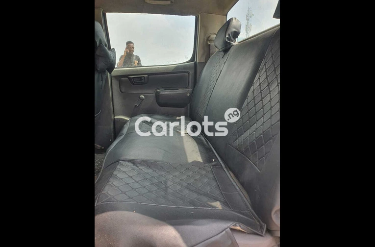 Registered 2014 Toyota Hilux - 5/7